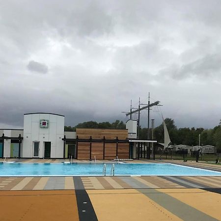 Muscovy Lodge With Hot Tub At Tattershall Lakes Country Park Экстерьер фото