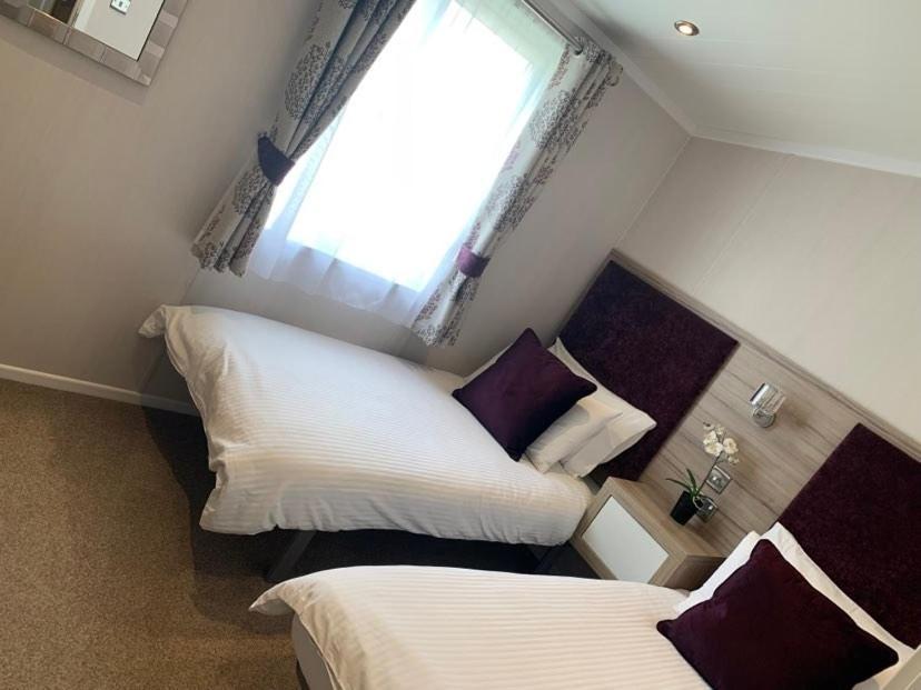 Muscovy Lodge With Hot Tub At Tattershall Lakes Country Park Экстерьер фото